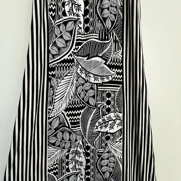 Chico’s Tropical Print Striped Maxi Dress Halter Stretch Jersey Size 0 (4-6) - Picture 4 of 12